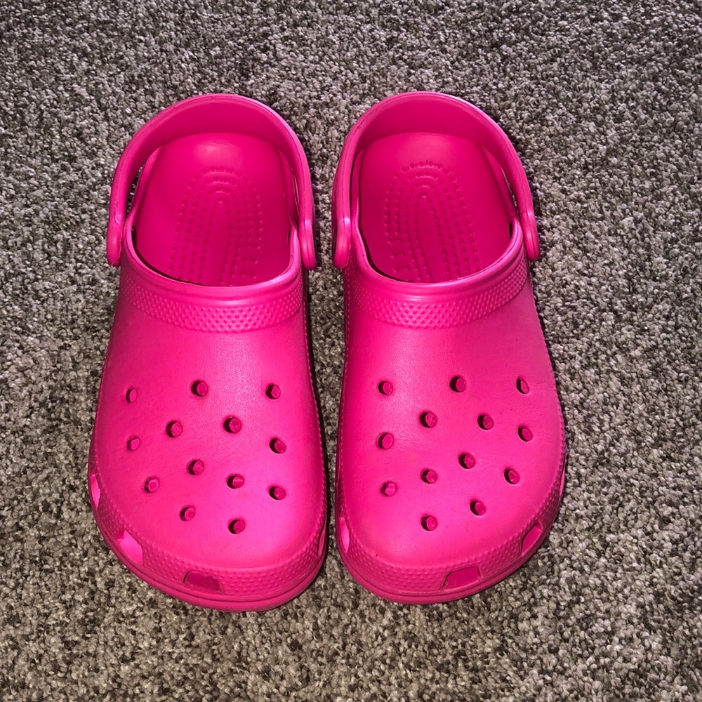pink crocs ON HOLD FOR @maliahjade